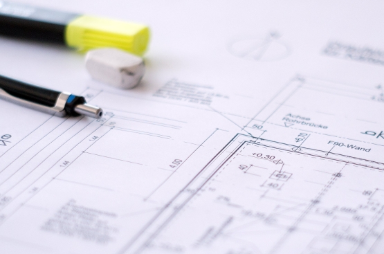 Nous accompagnons nos clients privés, entreprises ou collectivités et nous les conseillons dans leur choix de solutions électriques
